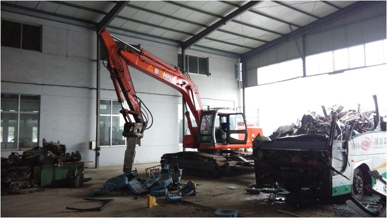 報廢汽車(chē)拆解機