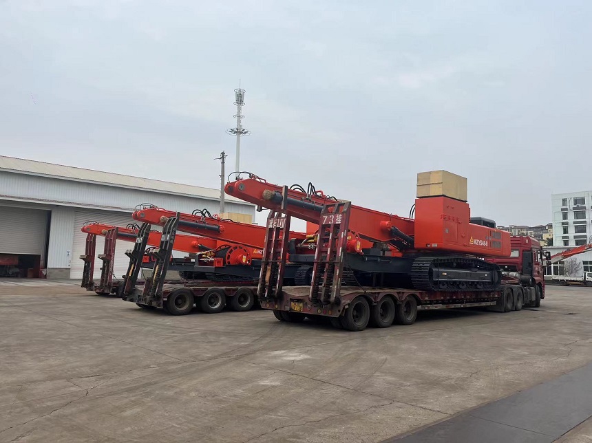 WZYS48-8雙動(dòng)力抓鋼機發(fā)貨現場(chǎng).jpg